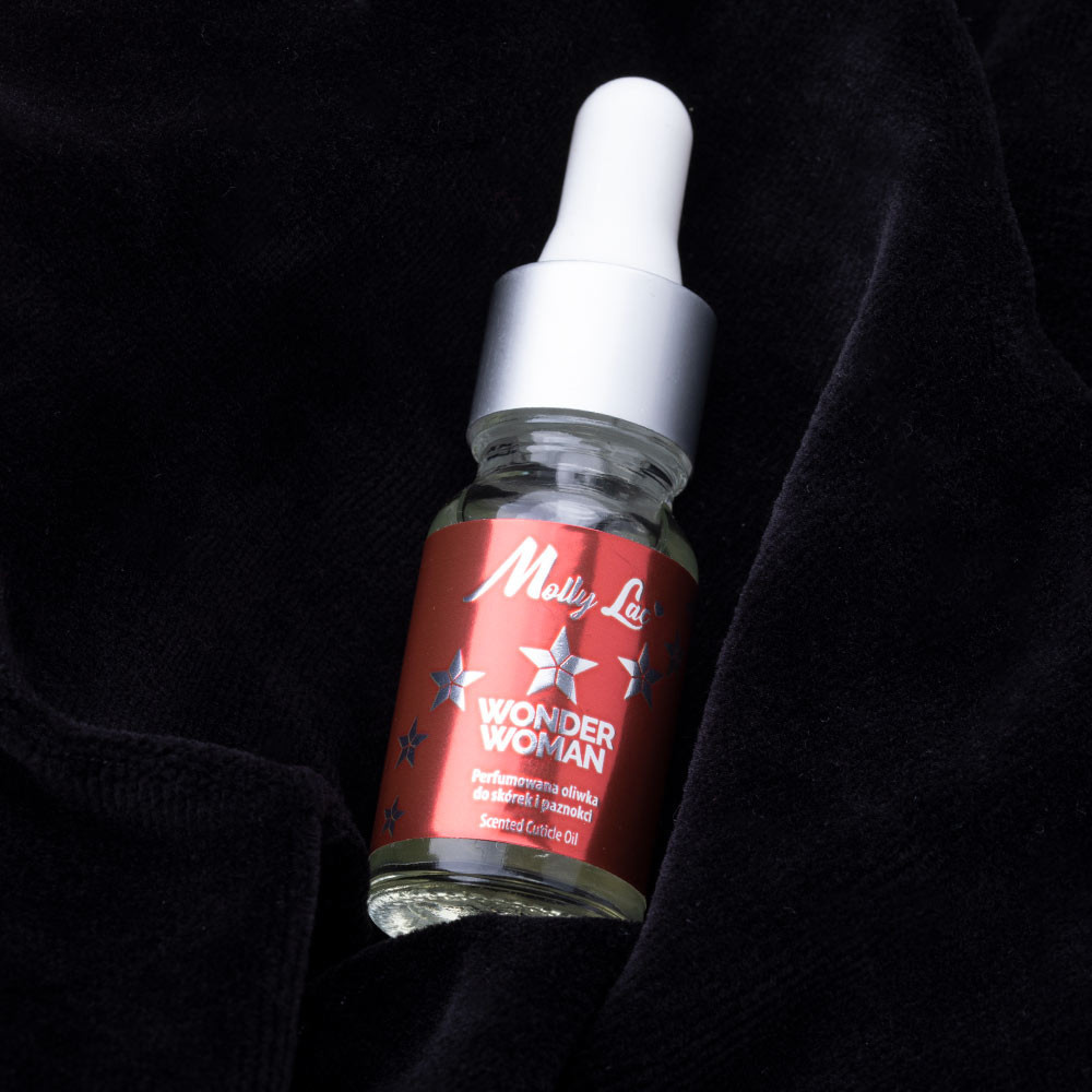 Oliwka perfumowana do paznokci Wonder Woman MollyLac Nail & Cuticle Oil 10 ml Oliwka perfumowana do paznokci Wonder Woman MollyLac Nail & Cuticle Oil 10 ml