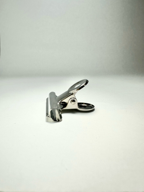 Klips metalowy/klamra do zaciskania tunelu srebrny 4 cm Klips metalowy/klamra do zaciskania tunelu srebrny 4 cm