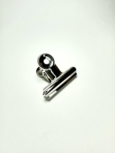 Klips metalowy/klamra do zaciskania tunelu srebrny 4 cm Klips metalowy/klamra do zaciskania tunelu srebrny 4 cm