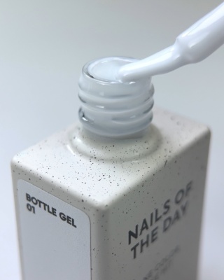 NAILSOFTHEDAY Bottle Gel 01 – biały żel do wzmocnienia i naprawy, 10 ml
