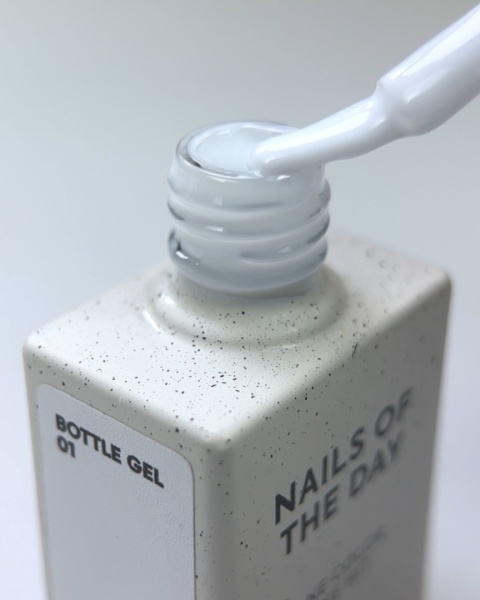 NAILSOFTHEDAY Bottle Gel 01 – biały żel do wzmocnienia i naprawy, 10 ml