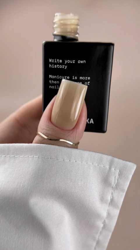 BIBLIOTEKA Cover Base Beige 13 – ciepła beżowa baza nude, 10 ml