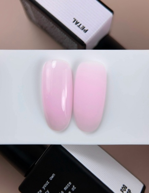 BIBLIOTEKA Cover Base Petal 4 – delikatnie różowa baza kamuflująca, 10 ml