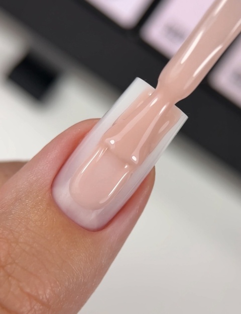 BIBLIOTEKA Cover Base Skin 6 – ciepła beżowo-różowa baza nude, 10 ml