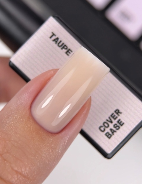 BIBLIOTEKA Cover Base Taupe 8 – chłodny beżowo-szary odcień, 10 ml