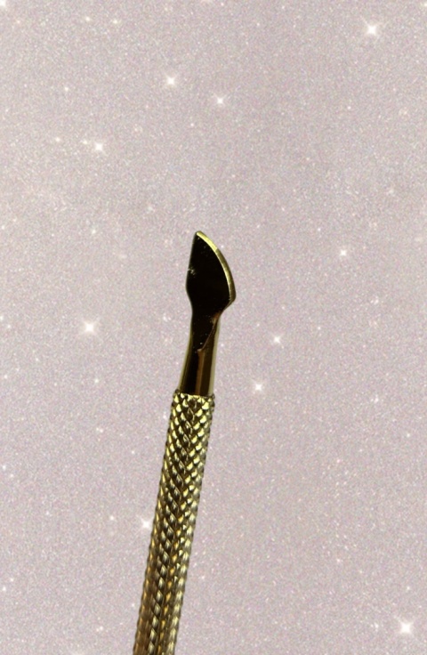 Kopytko do manicure – złote, dwustronne, profesjonalne