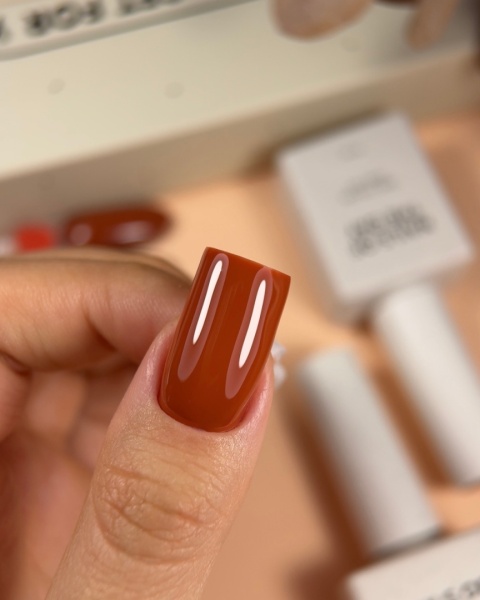 NAILSOFTHEDAY Terracotta Gel Polish – ceglany lakier hybrydowy o ciepłym odcieniu, 10 ml