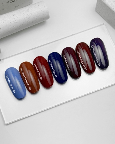 NAILSOFTHEDAY Wine Gel Polish – elegancki winny lakier hybrydowy z czerwono-fioletowym tonem, 10 ml