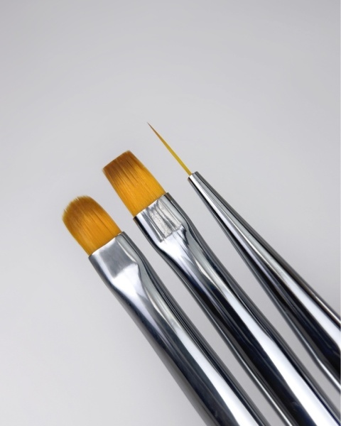 NAILSOFTHENIGHT Nail Art Brush – owalny pędzelek do żelu