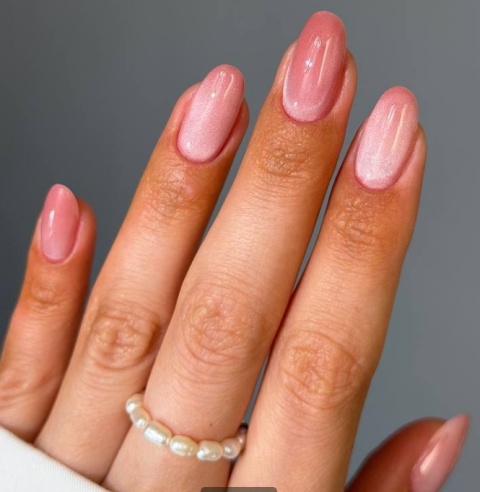 DIVNA Silk Cat Eye 05 – lakier hybrydowy z efektem kociego oka 9 ml