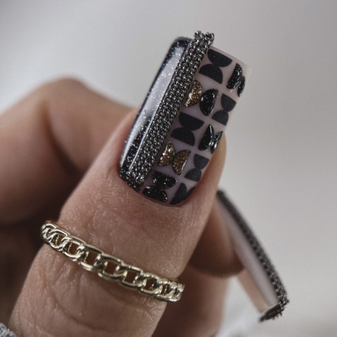 NAILSOFTHEDAY Manhattan Gel Polish – czarny lakier holograficzny 10 ml