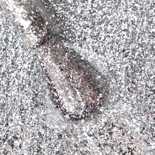 Lakier hybrydowy Frost Queen 8 ml – srebrzysty chłodny blask