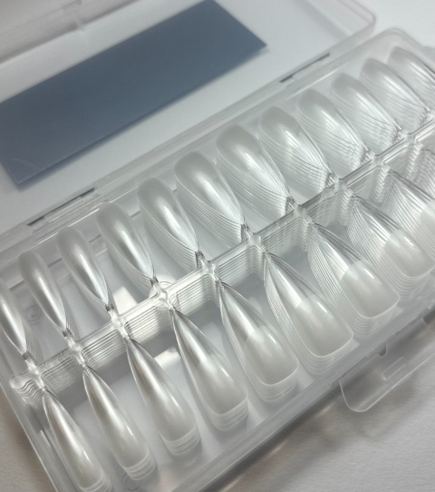 Tipsy żelowe press on migdał