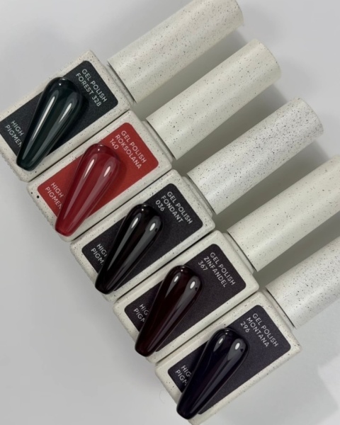 NAILSOFTHEDAY Roksolana – przygaszony czerwony lakier hybrydowy 10 ml