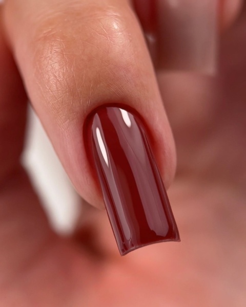 NAILSOFTHEDAY Roksolana – przygaszony czerwony lakier hybrydowy 10 ml