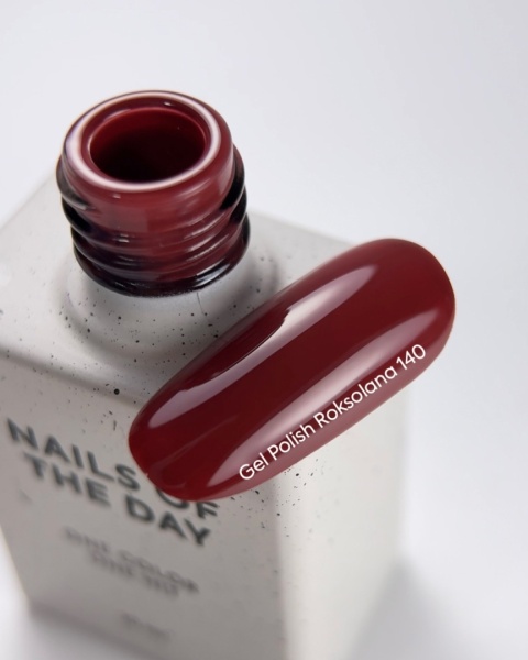 NAILSOFTHEDAY Roksolana – przygaszony czerwony lakier hybrydowy 10 ml