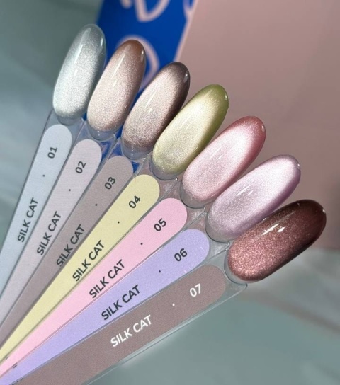 DIVNA Silk Cat Eye 04 zielono złoty lakier hybrydowy cat eye 9 ml