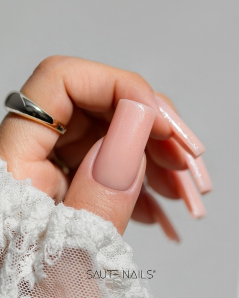 Saute Nails Lakier hybrydowy S315 Cupid’s Whisper – półtransparentny beż z drobiną