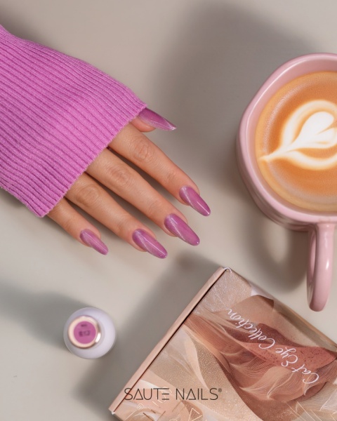 Saute Nails Cat Eye Effect E12 – chłodny róż ze srebrną poświatą