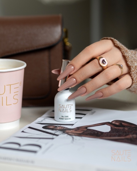 Saute Nails Lakier Hybrydowy S300 Honey Mocha – karmelowy beż