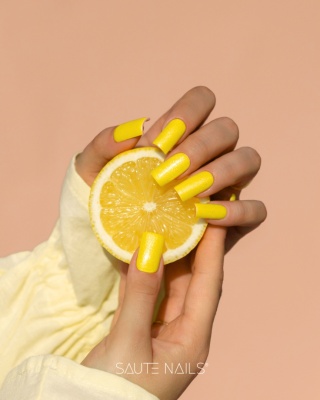 Saute Nails Lakier Hybrydowy S302 Lemon Pop – limonkowa żółć z brokatem