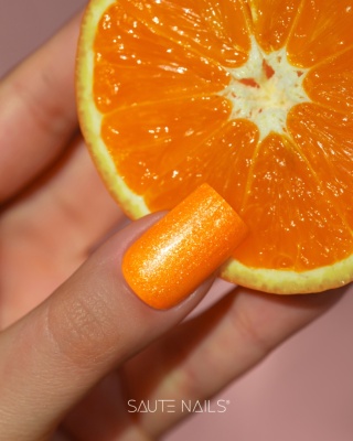 Saute Nails Lakier Hybrydowy S303 Mango Crush – soczysty pomarańcz z drobinką