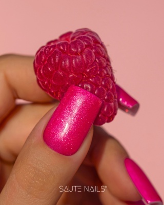 Saute Nails Lakier Hybrydowy S304 Juicy Berry – malinowy róż z drobinką