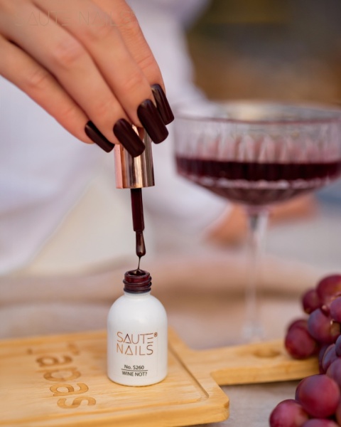 Saute Nails Lakier hybrydowy S260 Wine Not? – głęboki bordowy