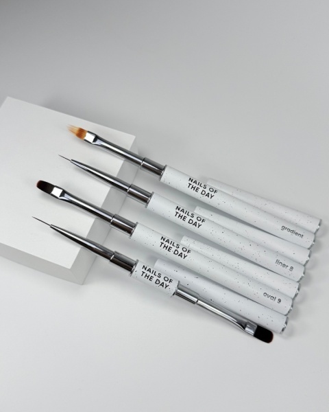 NAILSOFTHEDAY Professional Brush 2w1 Liner Oval- dwustronny pędzelek do żelu i cienkich linii