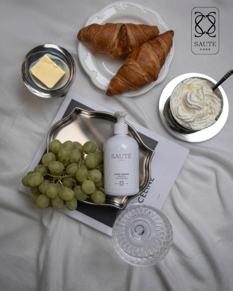 Saute Care Aura of Elegance krem do rąk 300 ml nawilżający