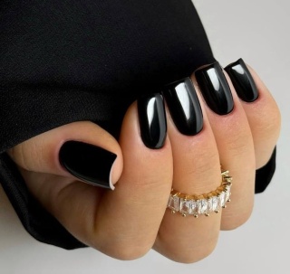 DIVNA Lakier Hybrydowy Ultra Black 7 ml – Głęboka Czerń do Manicure