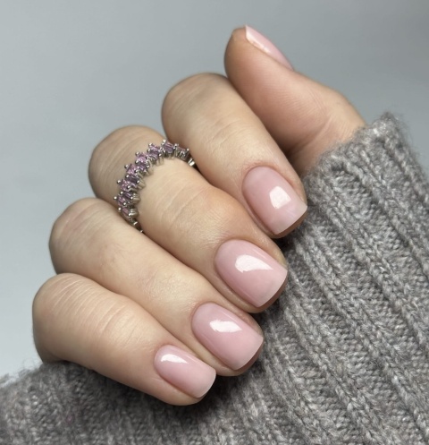 DIVNA Top Cover 13 ml – Top Hybrydowy z Błyszczącym Wykończeniem