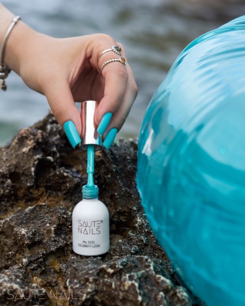 Saute Nails Lakier hybrydowy S252 Celebrity Look 8ml turkus neon