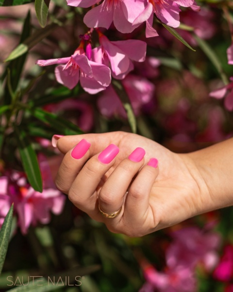 Saute Nails Lakier hybrydowy S254 Sautechella 8ml neonowy róż