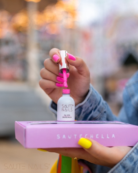 Saute Nails Lakier hybrydowy S254 Sautechella 8ml neonowy róż