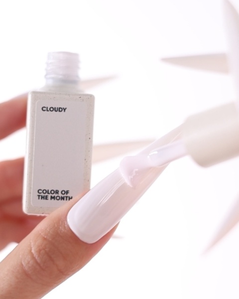 NAILSOFTHEDAY Color of the Month April 2026 Cloudy – mleczno-różowy lakier hybrydowy 10 ml