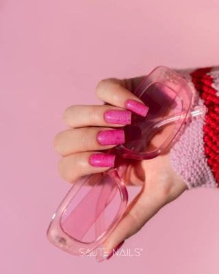 Saute Nails It Girl Run Lakier Hybrydowy Neonowy Róż 8ml