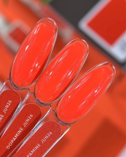 NAILSOFTHEDAY Dopamine – pomarańczowy lakier hybrydowy z delikatną drobinką 10 ml