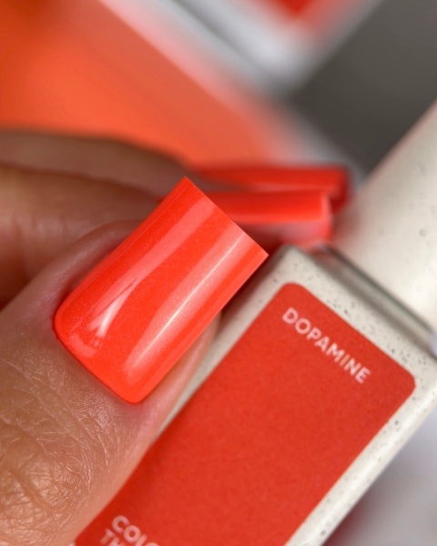 NAILSOFTHEDAY Dopamine – pomarańczowy lakier hybrydowy z delikatną drobinką 10 ml