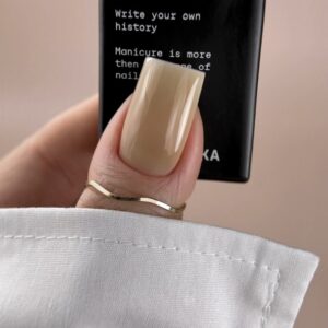 BIBLIOTEKA Cover Base Beige 13 – ciepła beżowa baza nude, 10 ml — zdjęcie 2