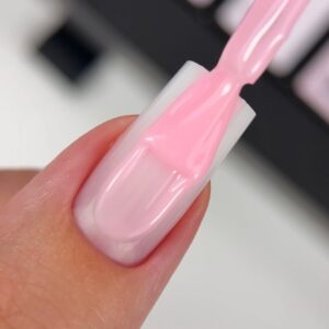 BIBLIOTEKA Cover Base Bloom 5 – różowa nude baza kamuflująca, 10 ml — zdjęcie 3