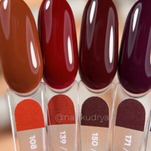 NAILSOFTHEDAY Amethyst Gel Polish – głęboki śliwkowy lakier hybrydowy o chłodnym odcieniu, 10 ml — zdjęcie 4