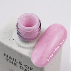 NAILSOFTHEDAY Blossom Gel Polish – różowy lakier hybrydowy ze złotą drobinką, 10 ml — zdjęcie 1