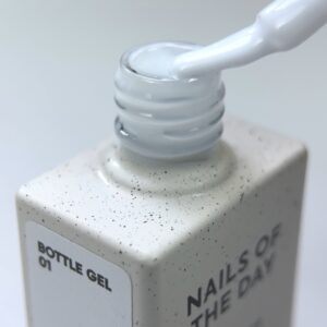 NAILSOFTHEDAY Bottle Gel 01 – biały żel do wzmocnienia i naprawy, 10 ml — zdjęcie 1