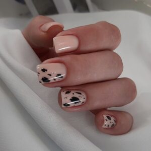 NAILSOFTHEDAY Bottle Gel 04 – mleczno-beżowy żel do wzmocnienia i naprawy, 30 ml — zdjęcie 3