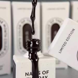 NAILSOFTHEDAY Color of the Month November 2025 Deep Brown – czekoladowy lakier hybrydowy, 10 ml — zdjęcie 5