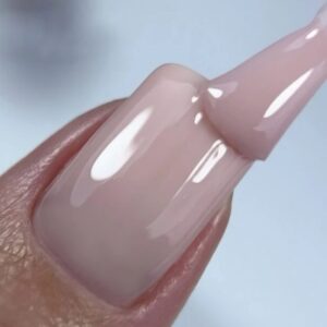 NAILSOFTHEDAY Cover base NEW 04 – półprzezroczysta pudrowo-różowa baza hybrydowa, 10 ml — zdjęcie 2