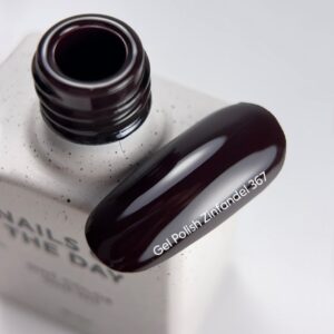 NAILSOFTHEDAY Lakier hybrydowy Zinfandel – ciemne bordo, WINTER 26, 10 ml — zdjęcie 2
