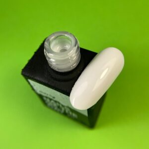 NAILSOFTHEDAY Milky Top – mleczno-biały top bez lepkiej warstwy, 10 ml — zdjęcie 1