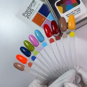 NAILSOFTHEDAY Pantone 2025/8 Gel Polish – bordowy lakier hybrydowy, 10 ml — zdjęcie 3